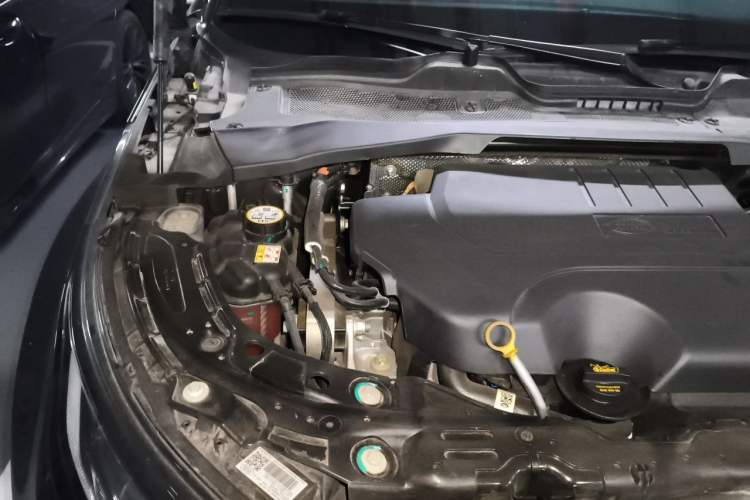 Used Land Rover Range Evoque 2021 Range Rover Velar L 249PS R-Dynamic First Edition Engine Bay Right