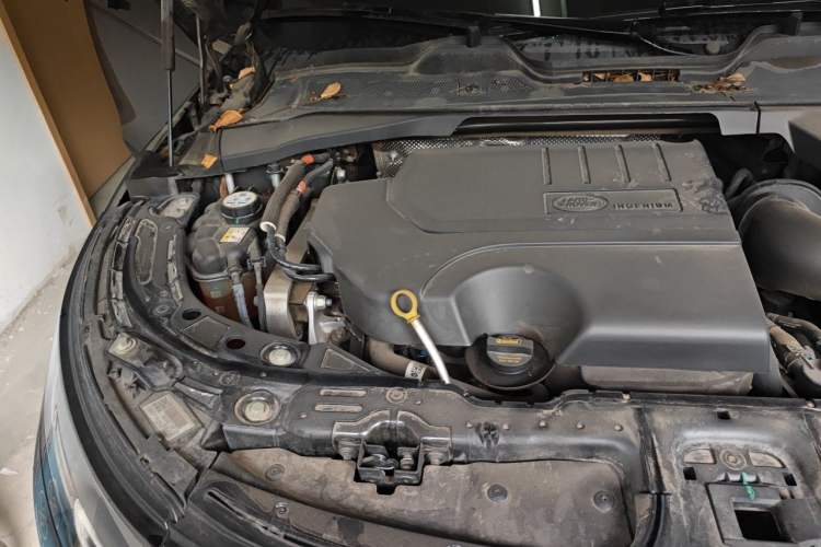 Used Land Rover Range Evoque 2021 Range Rover Velar L 249PS R-Dynamic First Edition Engine Bay Right