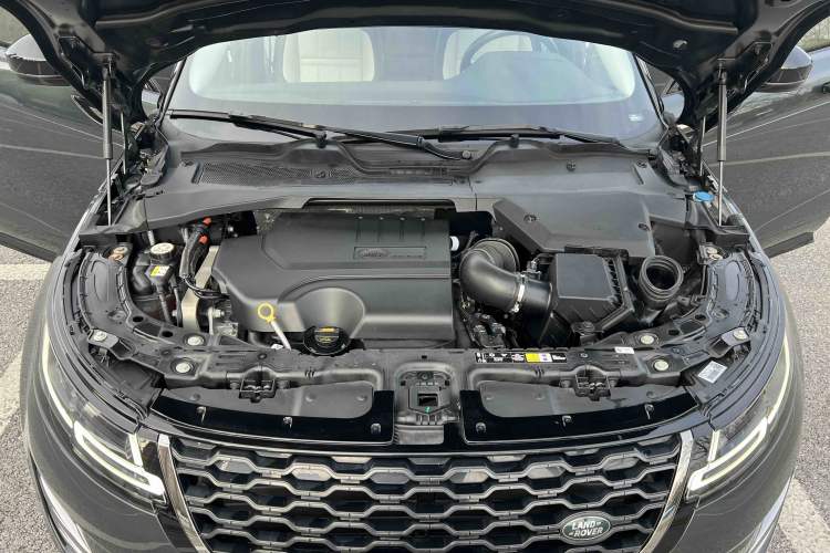 Used Land Rover Range Evoque 2021 Range Rover Velar L 249PS R-Dynamic First Edition Engine Bay