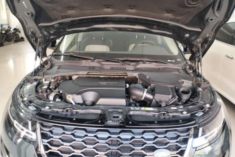 Used Land Rover Range Evoque 2021 Range Rover Velar L 249PS R-Dynamic First Edition Engine Bay