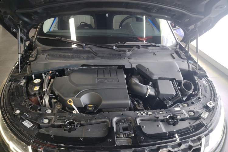 Used Land Rover Range Evoque 2021 Range Rover Velar L 249PS R-Dynamic First Edition Engine Bay