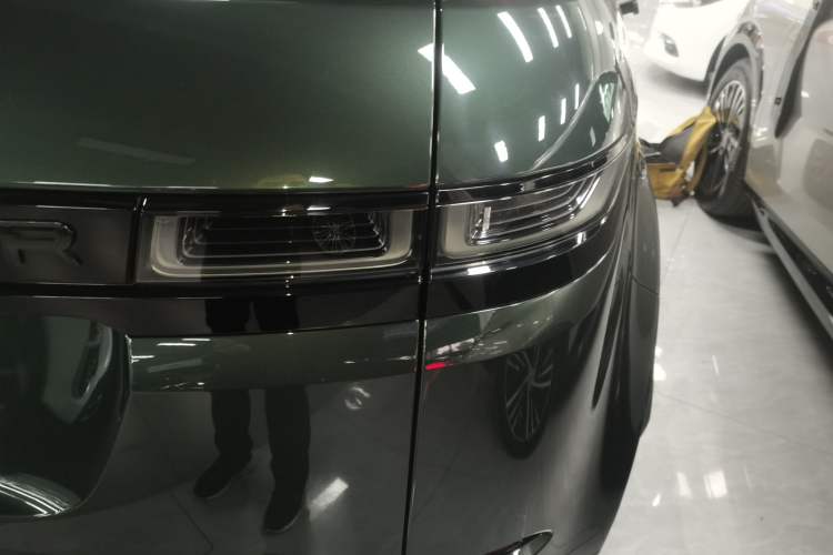 Used Land Rover Range Evoque 2021 Range Rover Velar 249 PS R-Dynamic HSE Luxury Edition Exterior 6