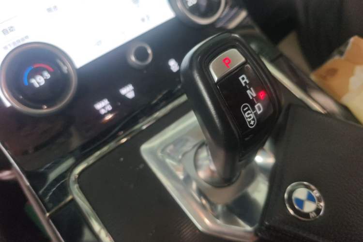 Used Land Rover Range Evoque 2021 Range Rover Velar L 249PS R-Dynamic First Edition Gear Lever