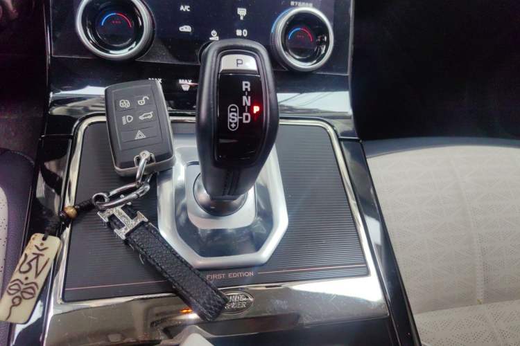 Used Land Rover Range Evoque 2021 Range Rover Velar L 249PS R-Dynamic First Edition Gear Lever