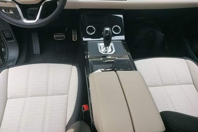 Used Land Rover Range Evoque 2021 Range Rover Velar L 249PS R-Dynamic First Edition Gear Lever