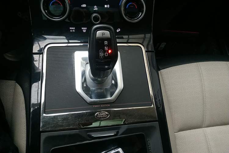Used Land Rover Range Evoque 2021 Range Rover Velar L 249PS R-Dynamic First Edition Gear Lever