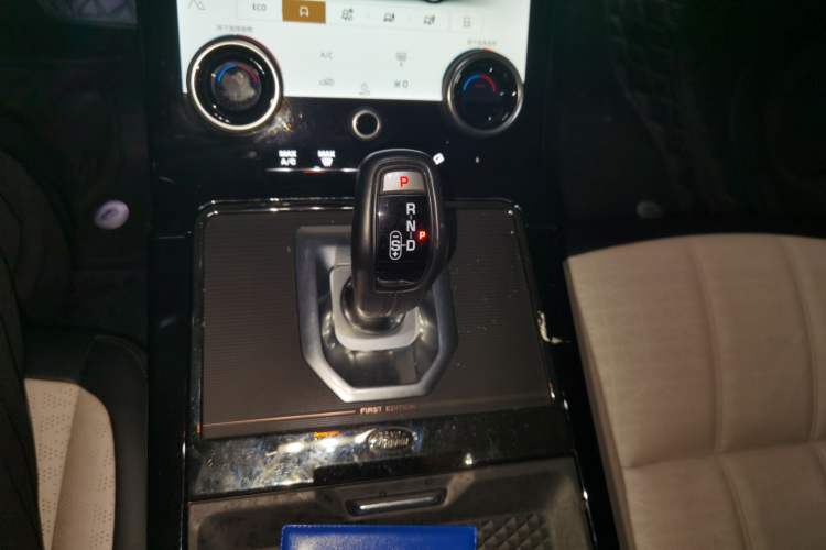 Used Land Rover Range Evoque 2021 Range Rover Velar L 249PS R-Dynamic First Edition Gear Lever