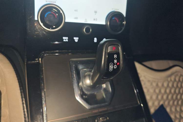 Used Land Rover Range Evoque 2021 Range Rover Velar L 249PS R-Dynamic First Edition Gear Lever