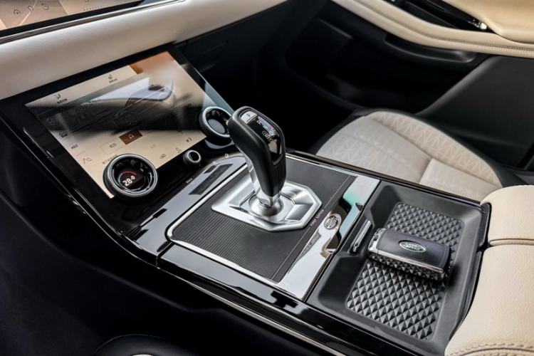 Used Land Rover Range Evoque 2021 Range Rover Velar L 249PS R-Dynamic First Edition Gear Lever