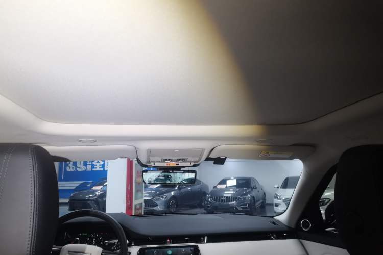 Used Land Rover Range Evoque 2021 Range Rover Velar 249 PS R-Dynamic HSE Luxury Edition Headliner
