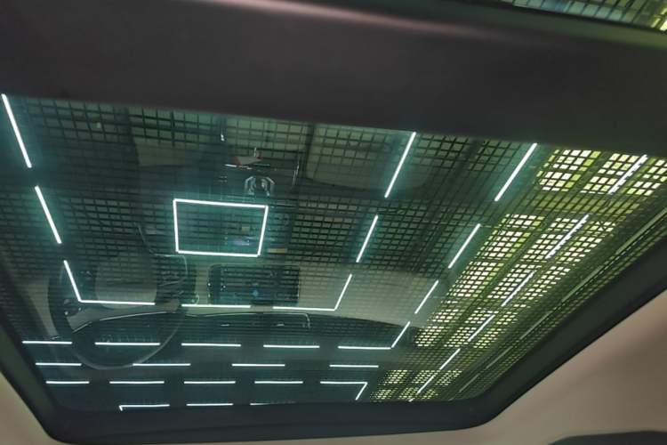Used Land Rover Range Evoque 2021 Range Rover Velar 249 PS R-Dynamic HSE Luxury Edition Headliner