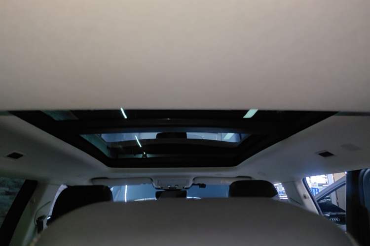 Used Land Rover Range Evoque 2021 Range Rover Velar L 249PS R-Dynamic First Edition Headliner