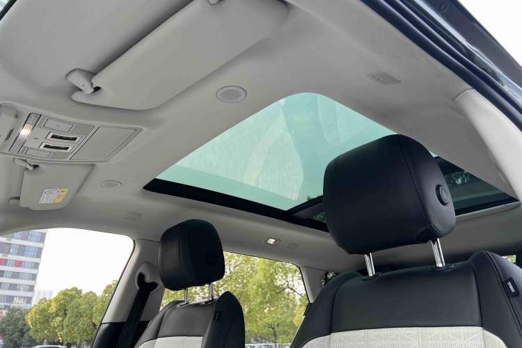 Used Land Rover Range Evoque 2021 Range Rover Velar L 249PS R-Dynamic First Edition Headliner