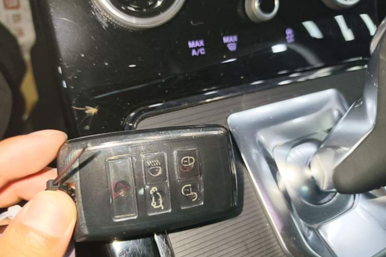 Used Land Rover Range Evoque 2021 Range Rover Velar L 249PS R-Dynamic First Edition Interior 1