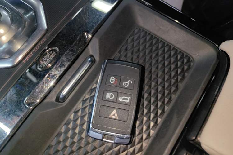Used Land Rover Range Evoque 2021 Range Rover Velar L 249PS R-Dynamic First Edition Interior 1