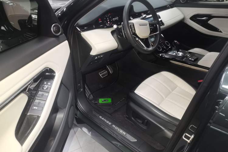 Used Land Rover Range Evoque 2021 Range Rover Velar 249 PS R-Dynamic HSE Luxury Edition Interior 3