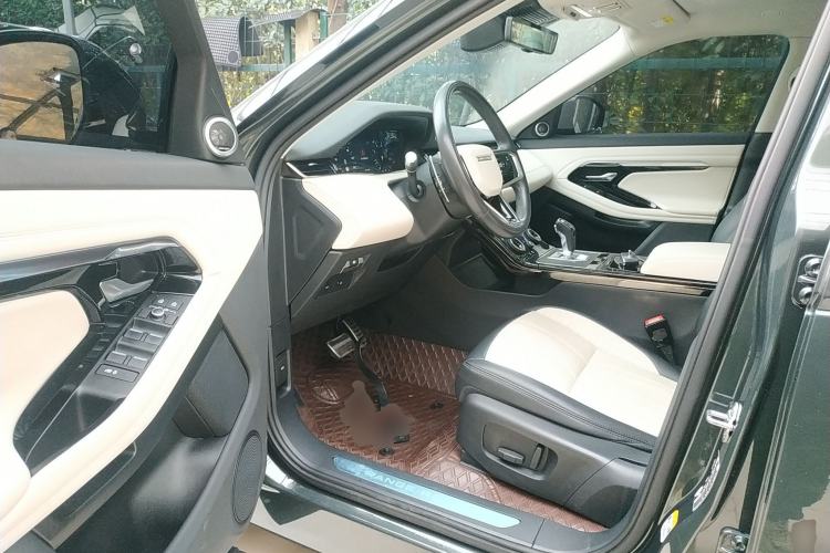 Used Land Rover Range Evoque 2021 Range Rover Velar L 249PS R-Dynamic First Edition Interior 3