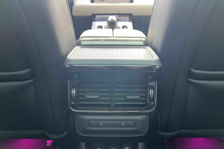 Used Land Rover Range Evoque 2021 Range Rover Velar L 249PS R-Dynamic First Edition Interior 3
