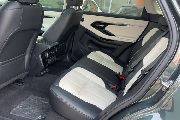 Used Land Rover Range Evoque 2021 Range Rover Velar L 249PS R-Dynamic First Edition Interior 4