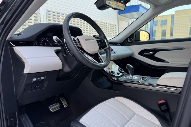 Used Land Rover Range Evoque 2021 Range Rover Velar L 249PS R-Dynamic First Edition Interior 6