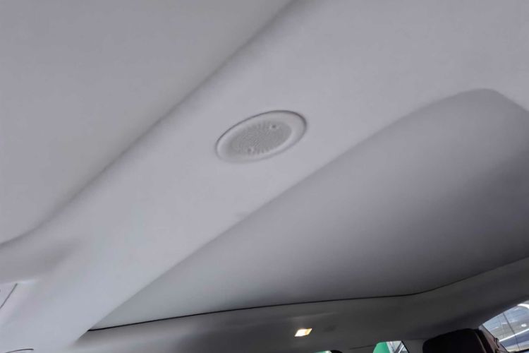 Used Land Rover Range Evoque 2021 Range Rover Velar L 249PS R-Dynamic First Edition Interior 6