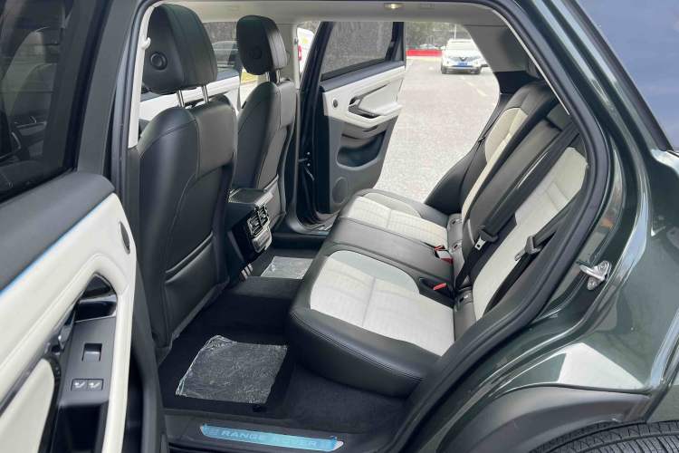 Used Land Rover Range Evoque 2021 Range Rover Velar L 249PS R-Dynamic First Edition Interior 6