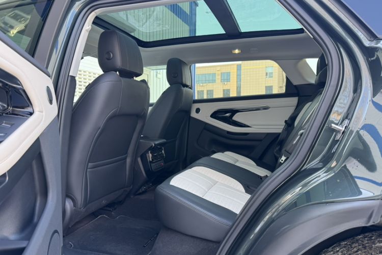 Used Land Rover Range Evoque 2021 Range Rover Velar L 249PS R-Dynamic First Edition Interior 7