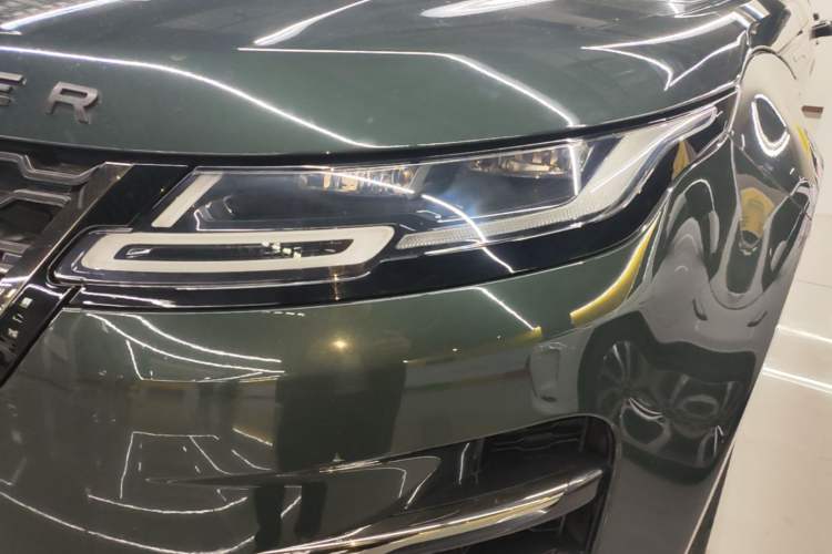 Used Land Rover Range Evoque 2021 Range Rover Velar L 249PS R-Dynamic First Edition Left Front Headlight