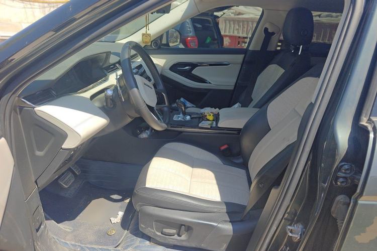 Used Land Rover Range Evoque 2021 Range Rover Velar L 249PS R-Dynamic First Edition Left Front Seat