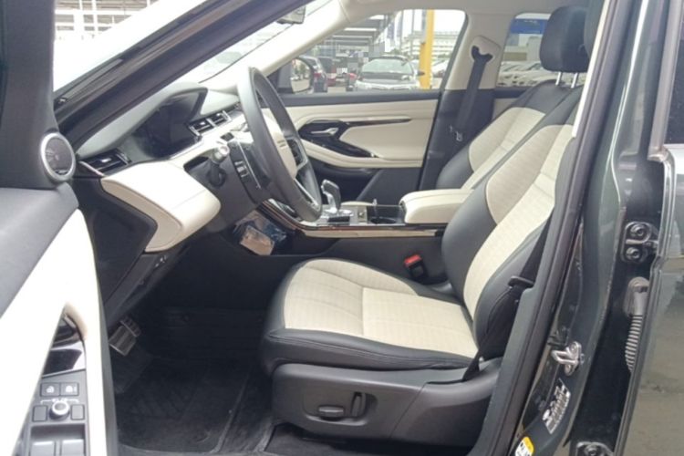 Used Land Rover Range Evoque 2021 Range Rover Velar L 249PS R-Dynamic First Edition Left Front Seat