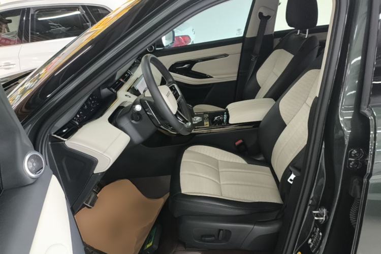Used Land Rover Range Evoque 2021 Range Rover Velar L 249PS R-Dynamic First Edition Left Front Seat