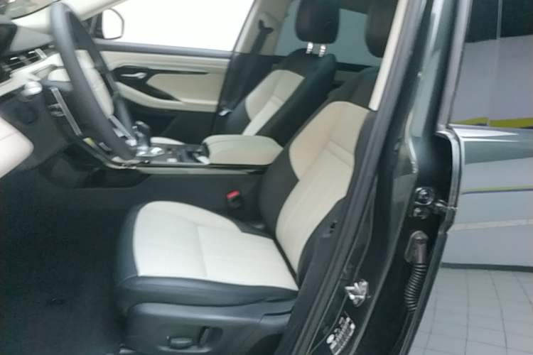 Used Land Rover Range Evoque 2021 Range Rover Velar L 249PS R-Dynamic First Edition Left Front Seat