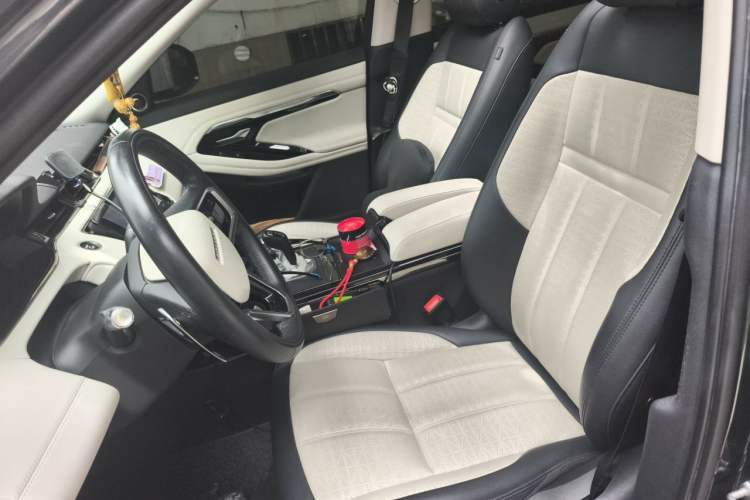 Used Land Rover Range Evoque 2021 Range Rover Velar L 249PS R-Dynamic First Edition Left Front Seat