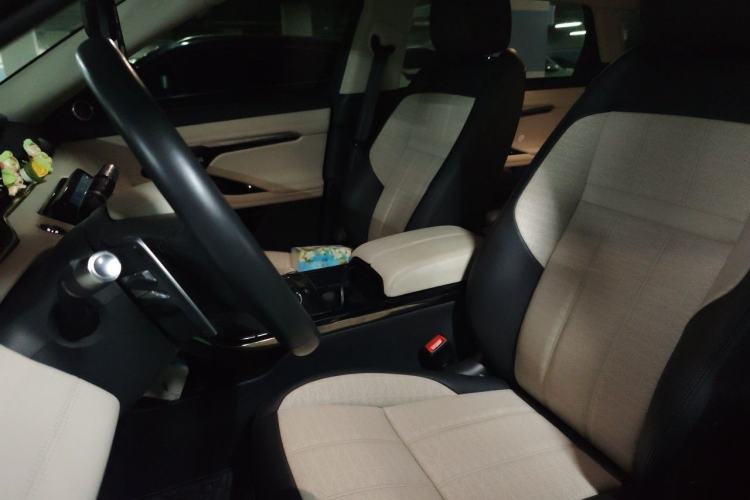 Used Land Rover Range Evoque 2021 Range Rover Velar L 249PS R-Dynamic First Edition Left Front Seat