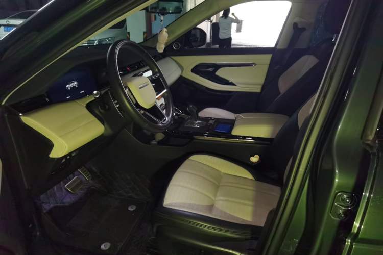 Used Land Rover Range Evoque 2021 Range Rover Velar L 249PS R-Dynamic First Edition Left Front Seat