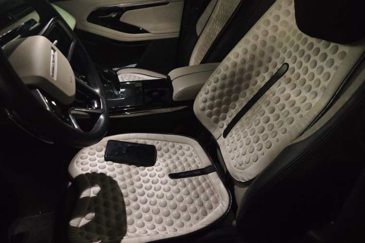 Used Land Rover Range Evoque 2021 Range Rover Velar L 249PS R-Dynamic First Edition Left Front Seat