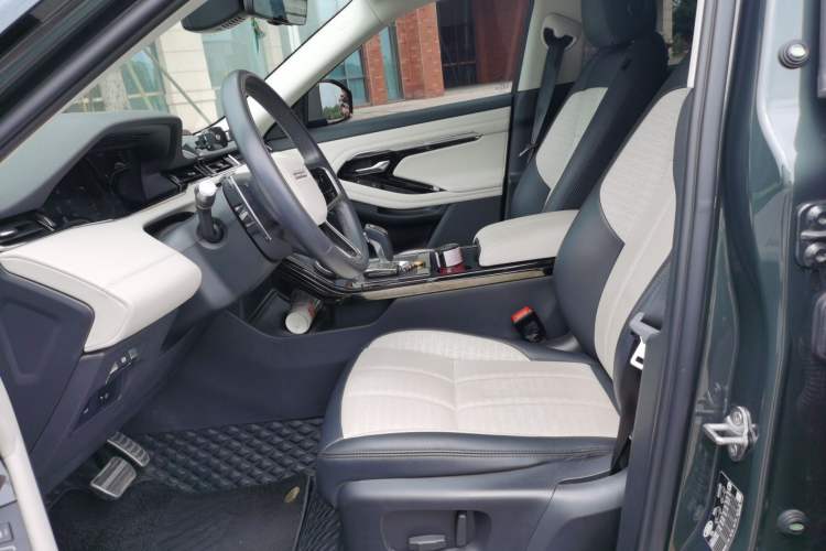 Used Land Rover Range Evoque 2021 Range Rover Velar L 249PS R-Dynamic First Edition Left Front Seat