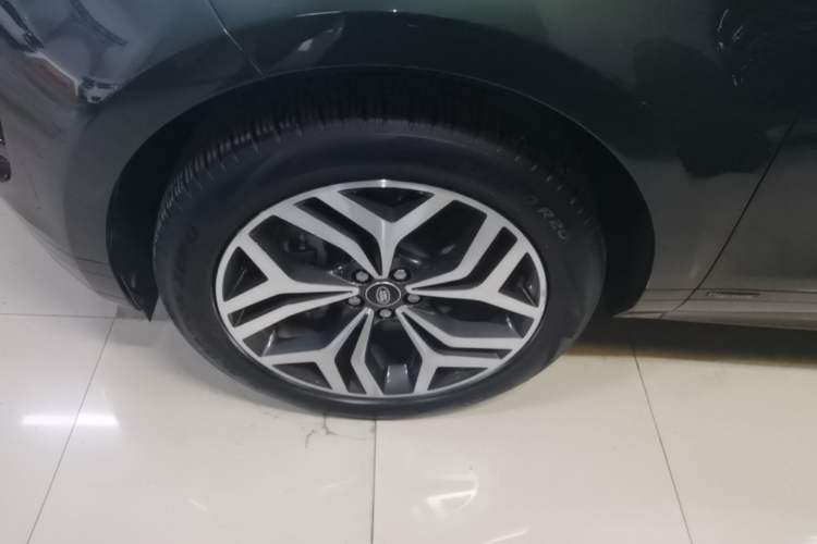Used Land Rover Range Evoque 2021 Range Rover Velar L 249PS R-Dynamic First Edition Left Front Wheel Hub