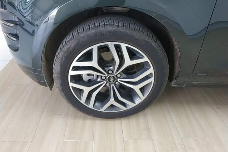 Used Land Rover Range Evoque 2021 Range Rover Velar L 249PS R-Dynamic First Edition Left Front Wheel Hub