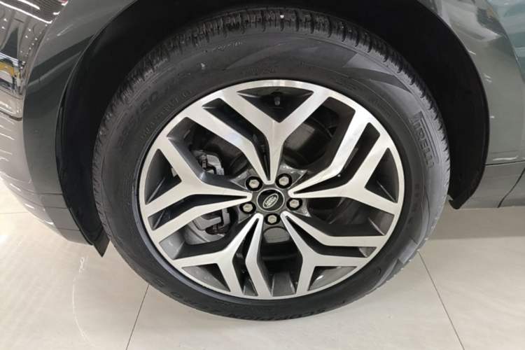 Used Land Rover Range Evoque 2021 Range Rover Velar L 249PS R-Dynamic First Edition Left Front Wheel Hub