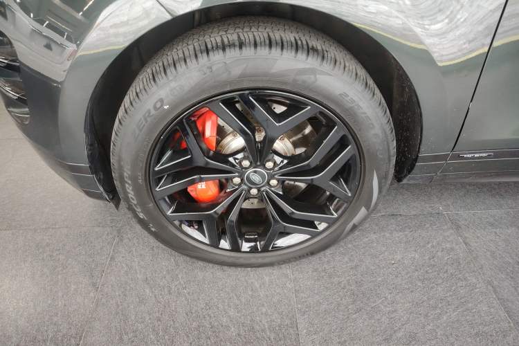 Used Land Rover Range Evoque 2021 Range Rover Velar L 249PS R-Dynamic First Edition Left Front Wheel Hub