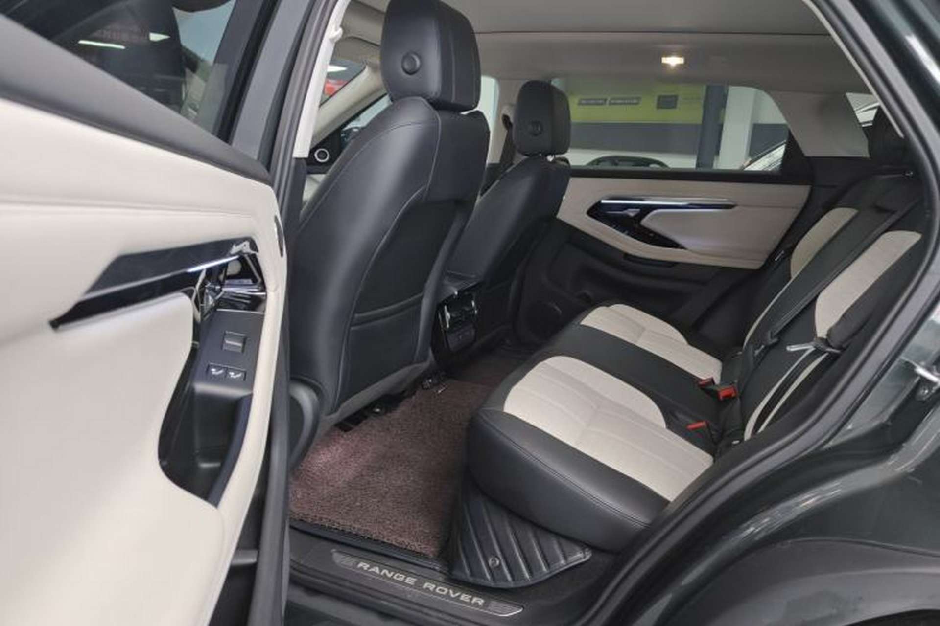 Used Land Rover Range Evoque 2021 Range Rover Velar L 249PS R-Dynamic First Edition Left Rear Seat