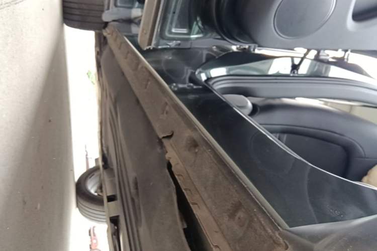 Used Land Rover Range Evoque 2021 Range Rover Velar L 249PS R-Dynamic First Edition Left Side Sill