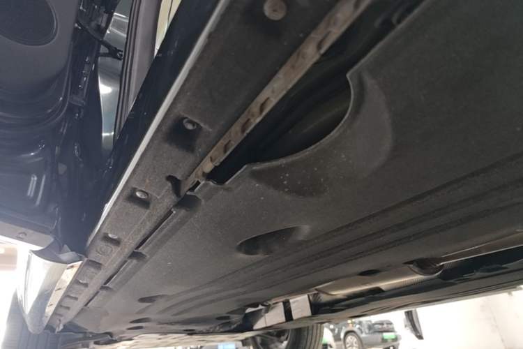 Used Land Rover Range Evoque 2021 Range Rover Velar 249 PS R-Dynamic HSE Luxury Edition Left Side Sill