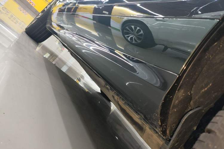Used Land Rover Range Evoque 2021 Range Rover Velar L 249PS R-Dynamic First Edition Left Side Sill