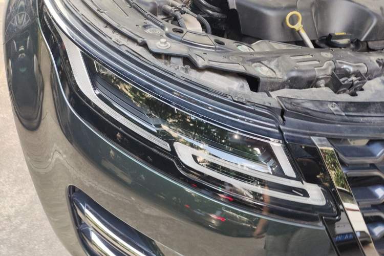Used Land Rover Range Evoque 2021 Range Rover Velar L 249PS R-Dynamic First Edition Right Front Headlight