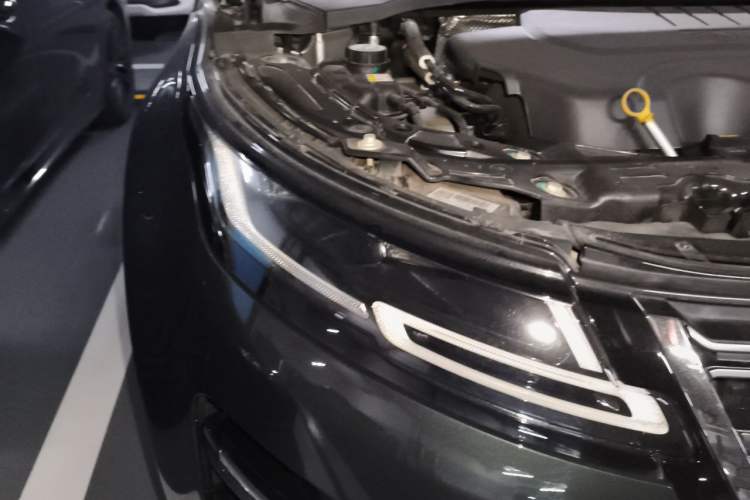 Used Land Rover Range Evoque 2021 Range Rover Velar L 249PS R-Dynamic First Edition Right Front Headlight