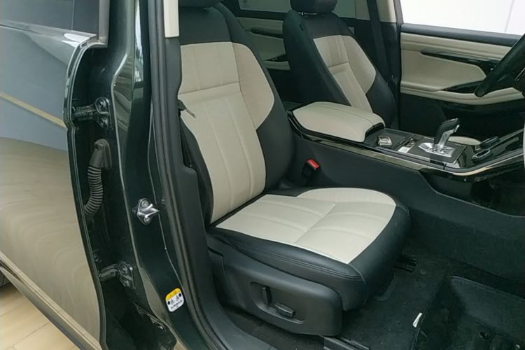 Used Land Rover Range Evoque 2021 Range Rover Velar L 249PS R-Dynamic First Edition Right Front Seat