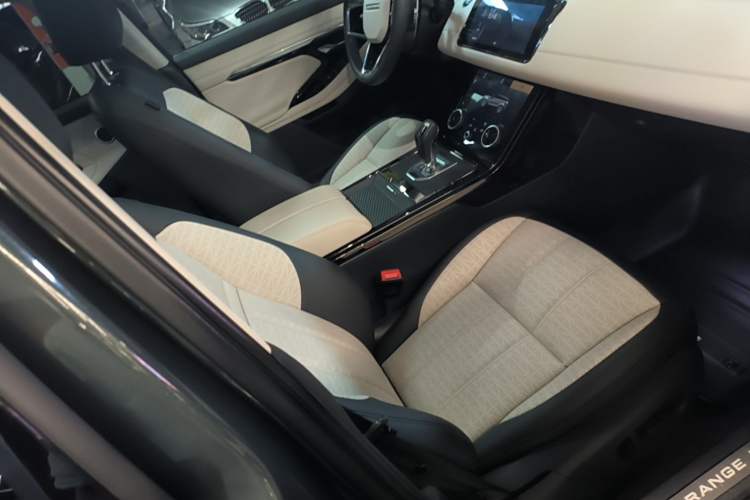 Used Land Rover Range Evoque 2021 Range Rover Velar L 249PS R-Dynamic First Edition Right Front Seat