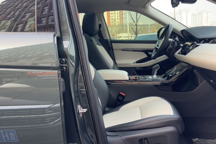 Used Land Rover Range Evoque 2021 Range Rover Velar L 249PS R-Dynamic First Edition Right Front Seat